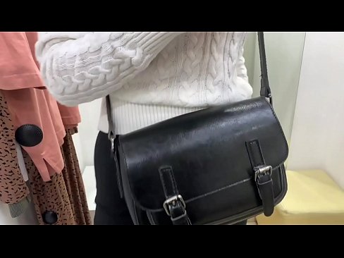 ❤️ Публична мастурбация на младата кучка FeralBerry с вибратор в стаята за обличане ️ Секс в bg.porngifmag.ru ❌